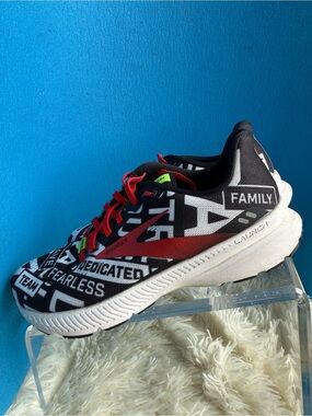 Brooks Launch 8 Firefighter First Responder Running Sneakers Size 7.5